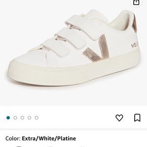 Veja Women's Recife Logo Sneakers